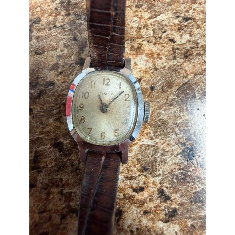 Vintage Timex Ladies Hand Wind Watch Brown Faux Alligator Strap Mechanical USA
